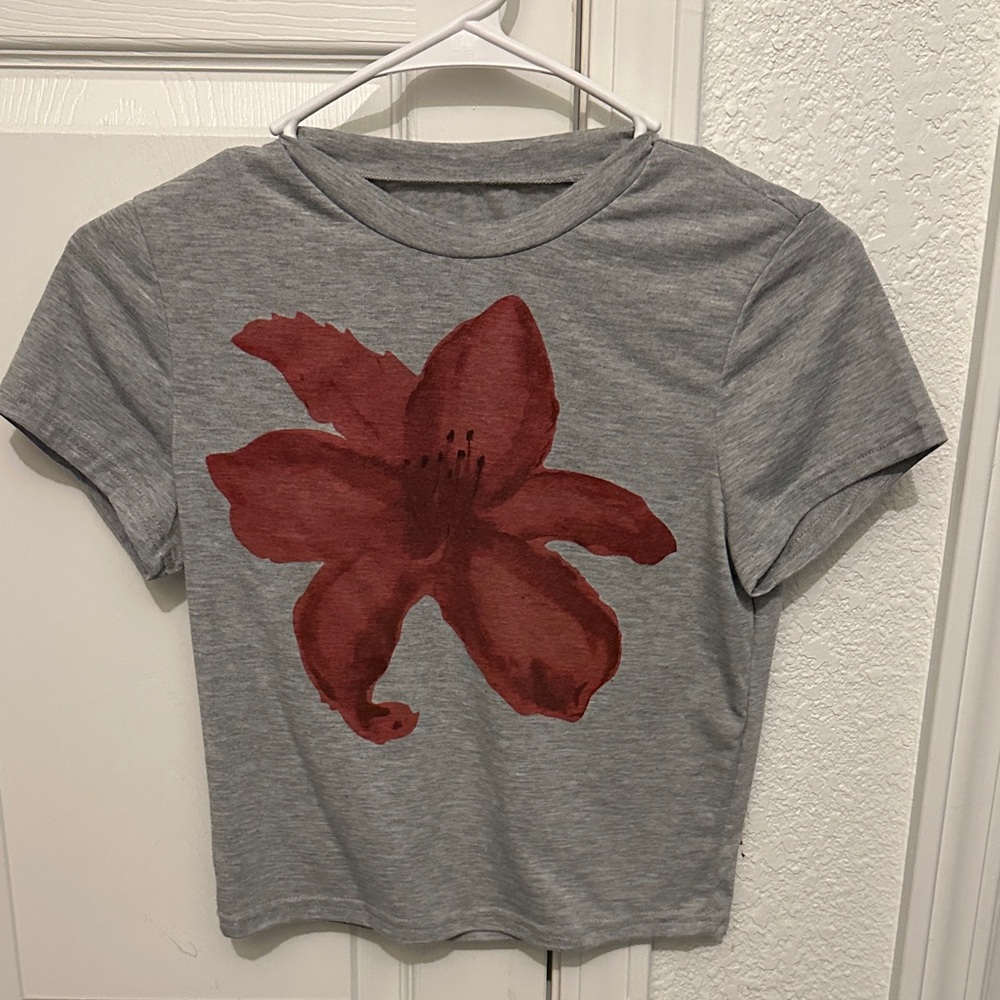 SHEIN Gray Short Sleeve Tee with Red Floral Graphic